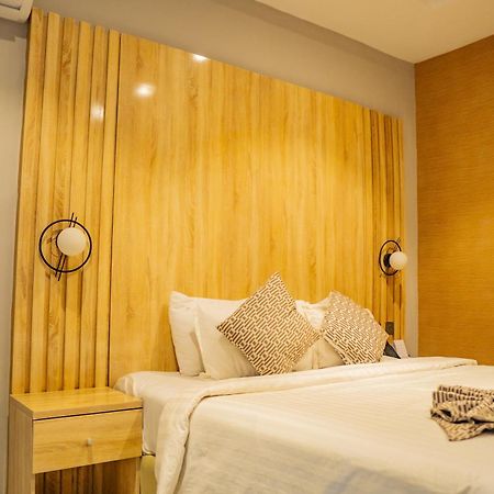 Ojaja Suites By Perennia อาคูเร ภายนอก รูปภาพ