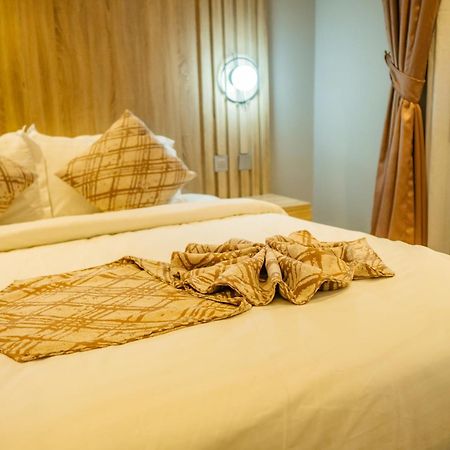 Ojaja Suites By Perennia อาคูเร ภายนอก รูปภาพ
