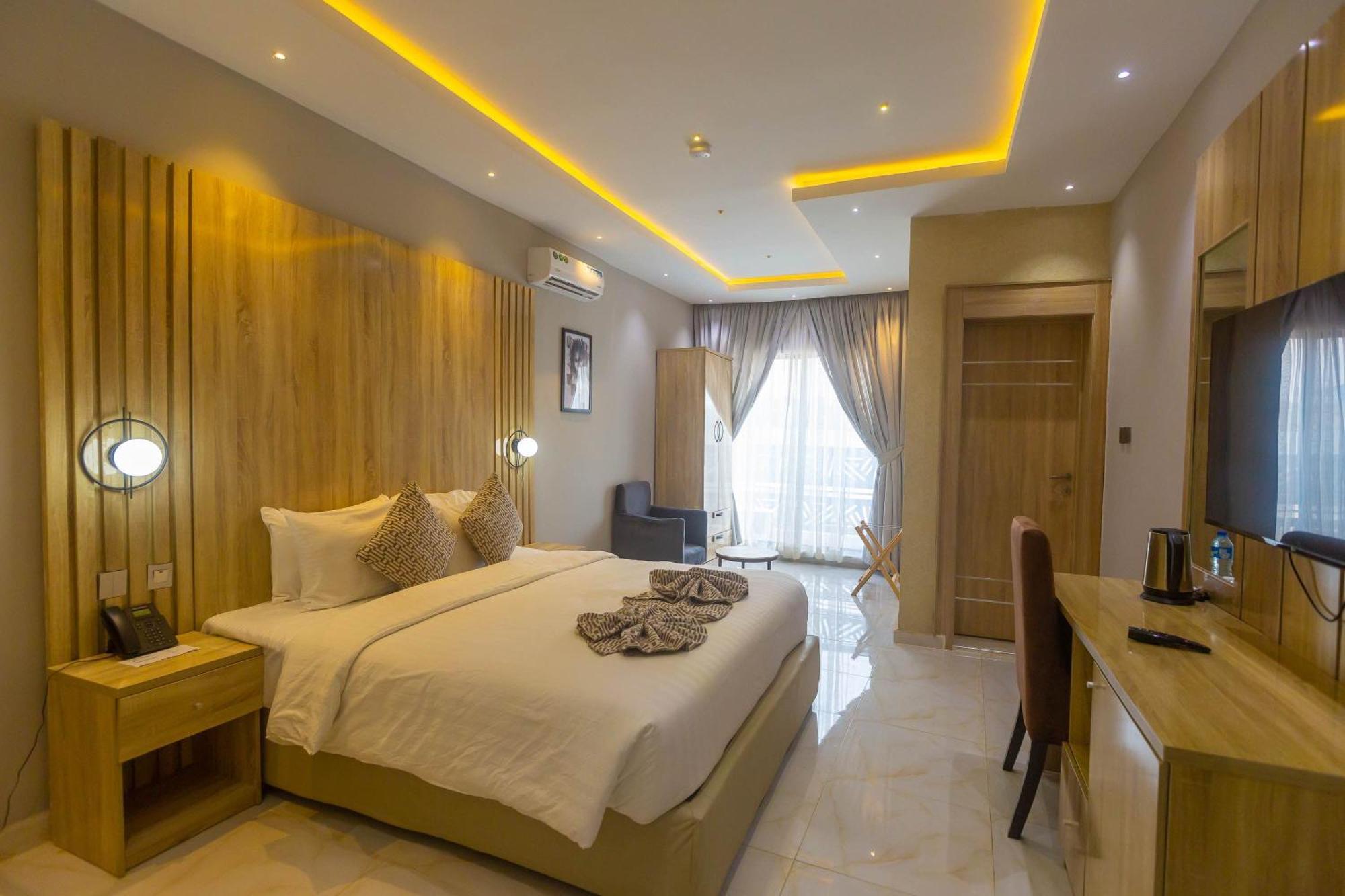 Ojaja Suites By Perennia อาคูเร ภายนอก รูปภาพ