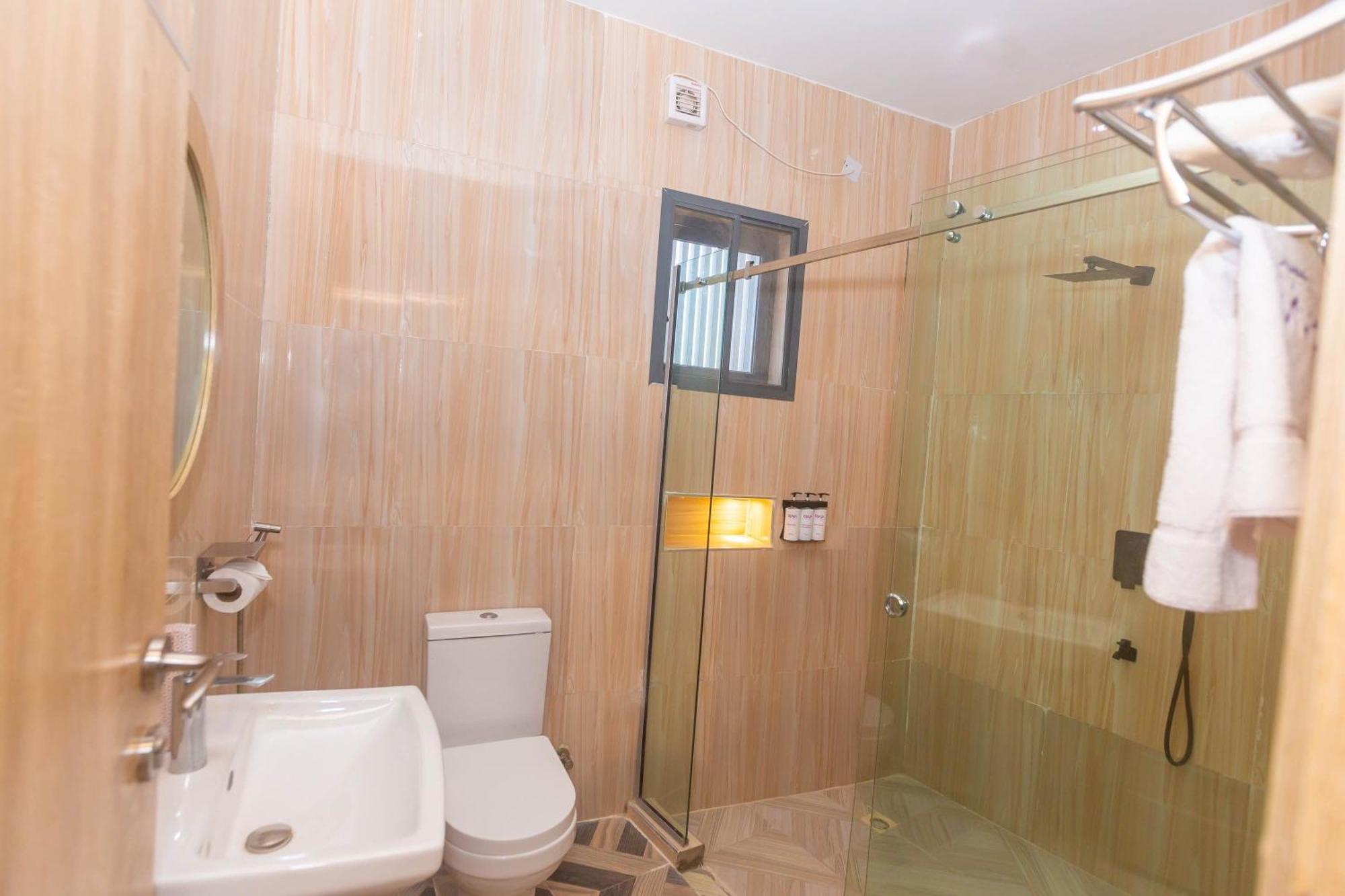 Ojaja Suites By Perennia อาคูเร ภายนอก รูปภาพ