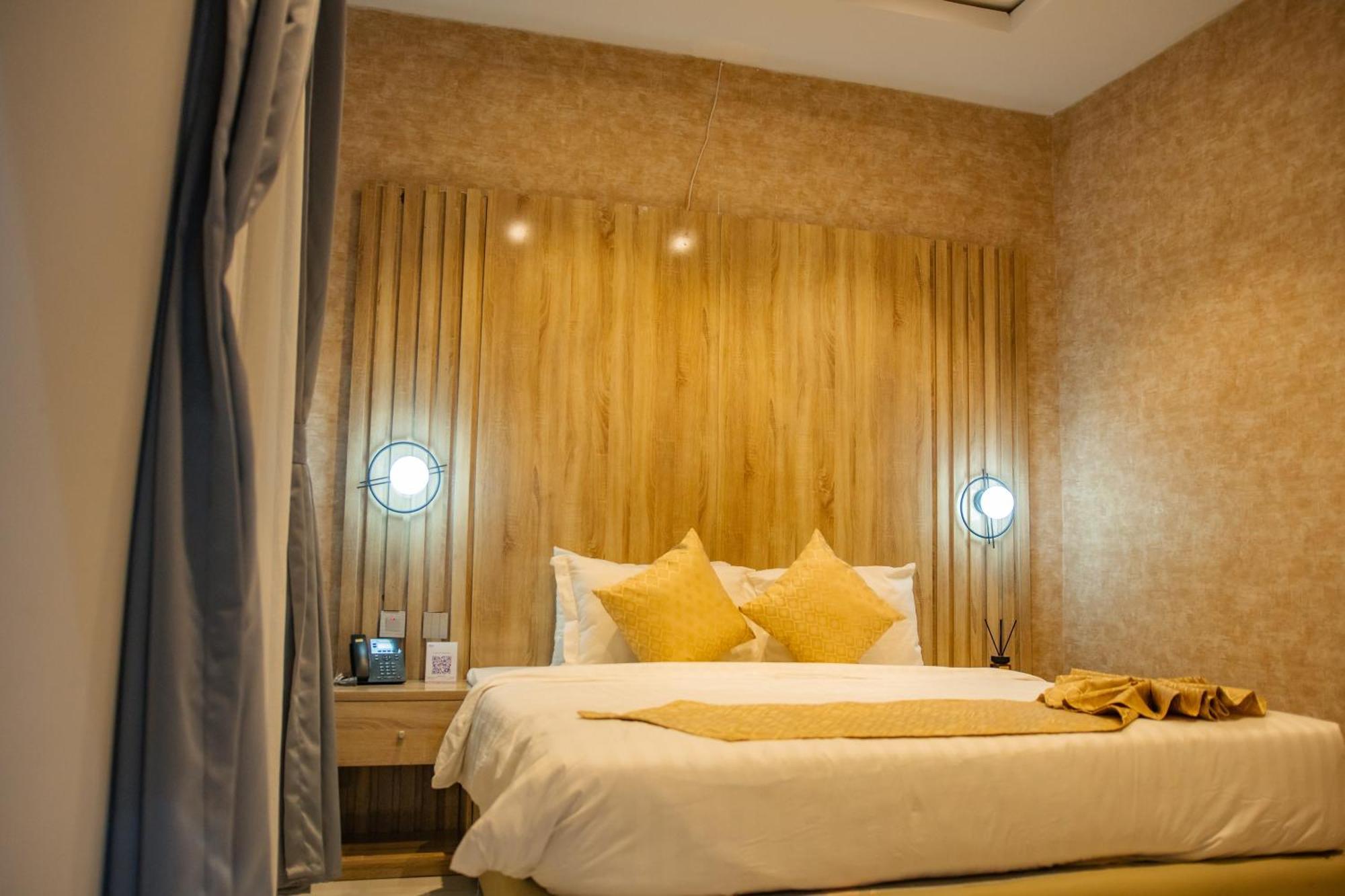 Ojaja Suites By Perennia อาคูเร ภายนอก รูปภาพ
