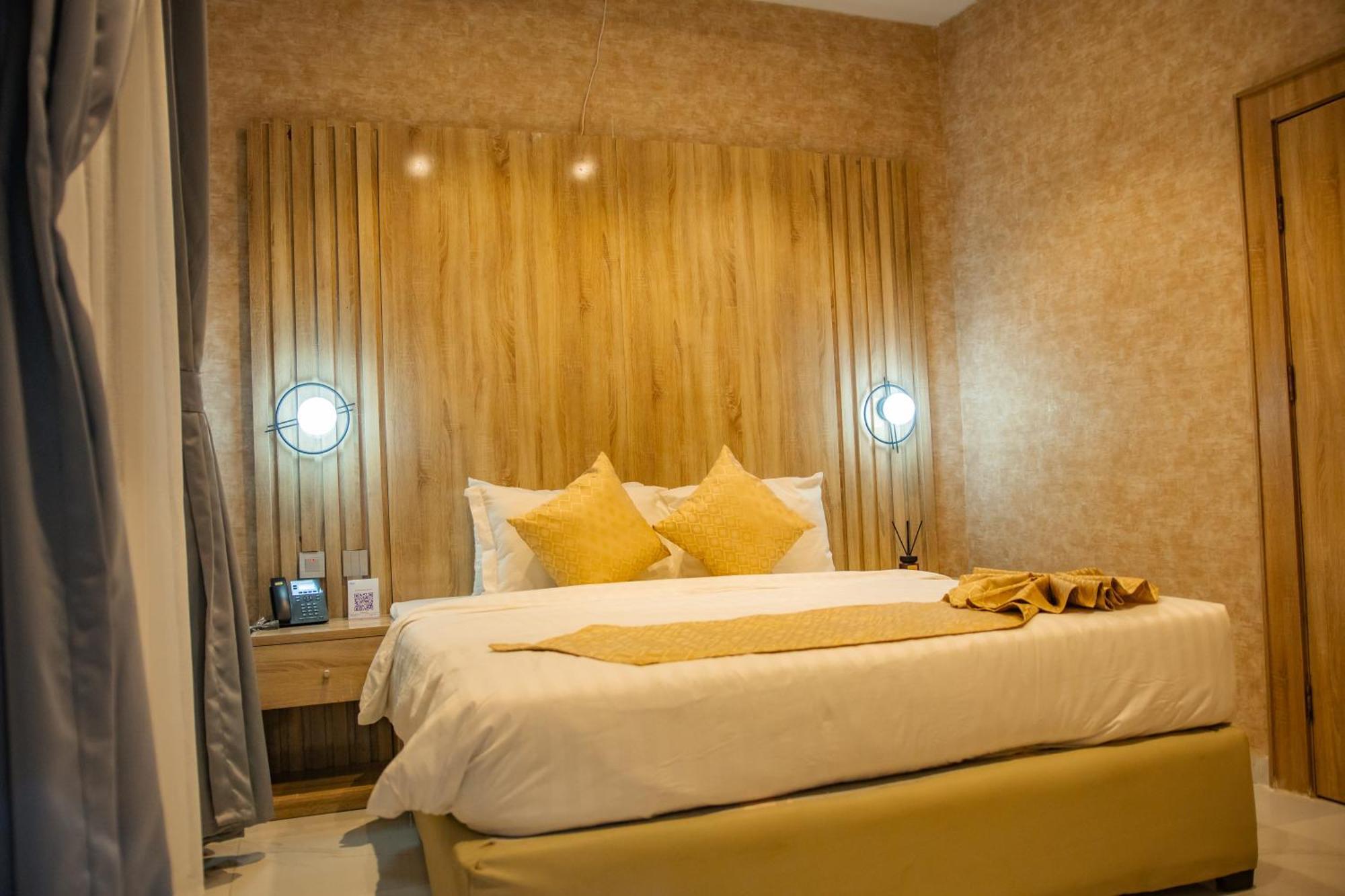 Ojaja Suites By Perennia อาคูเร ภายนอก รูปภาพ