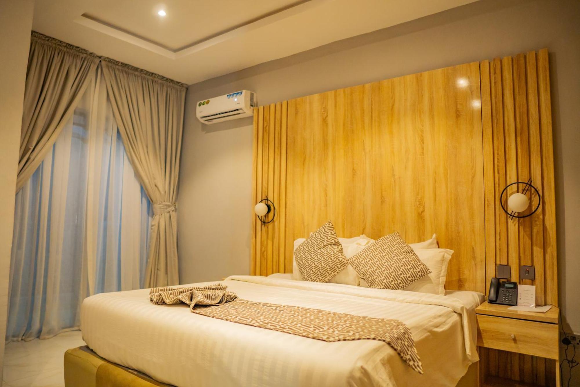 Ojaja Suites By Perennia อาคูเร ภายนอก รูปภาพ
