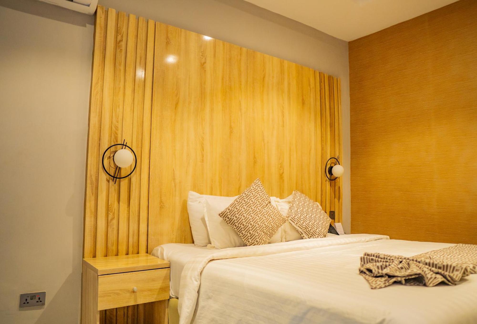 Ojaja Suites By Perennia อาคูเร ภายนอก รูปภาพ