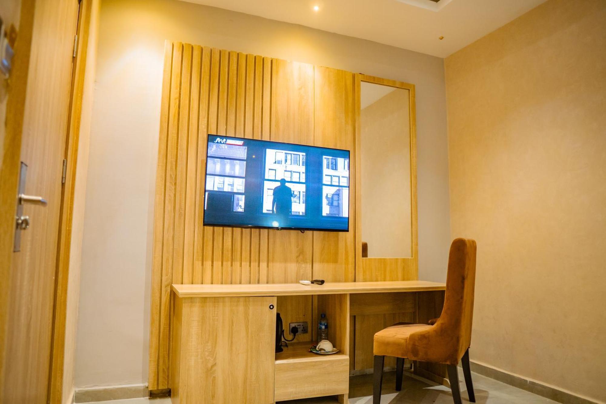 Ojaja Suites By Perennia อาคูเร ภายนอก รูปภาพ