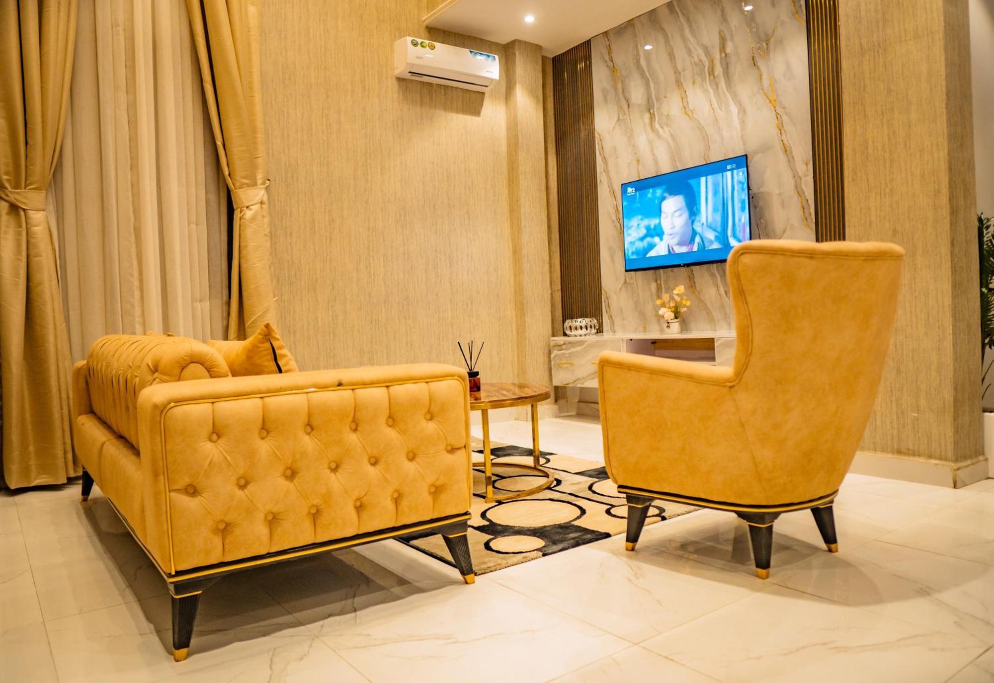 Ojaja Suites By Perennia อาคูเร ภายนอก รูปภาพ
